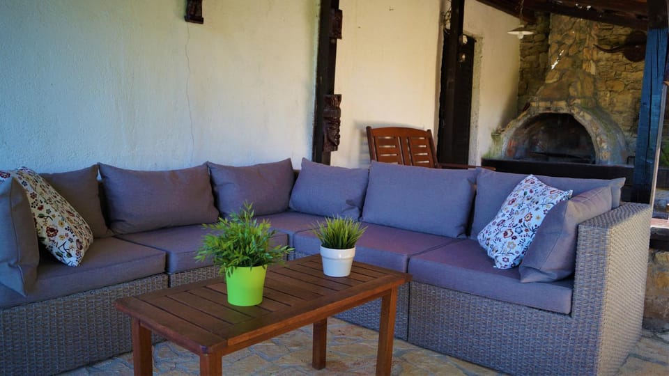 Lounge or bar, Seating area