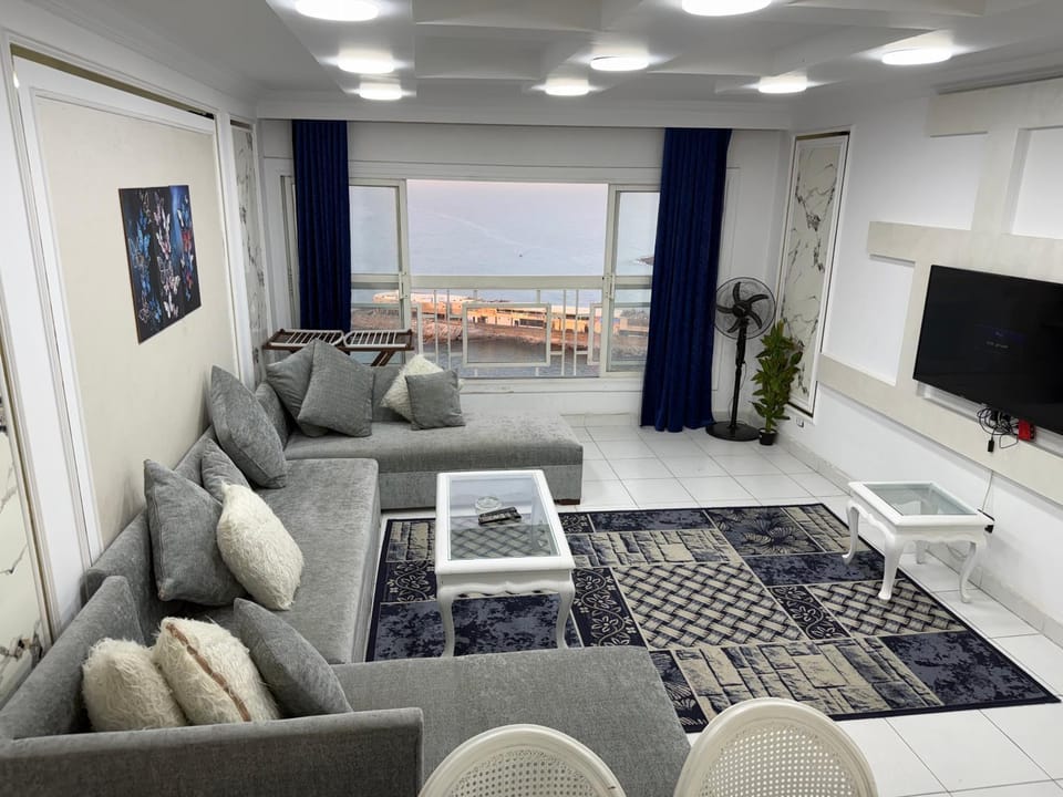 Gleem sea view Apartment in Alexandria
