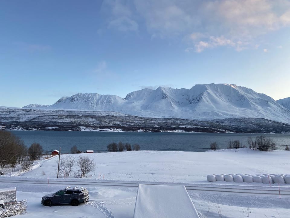 Day, Natural landscape, Winter, Mountain view, Parking