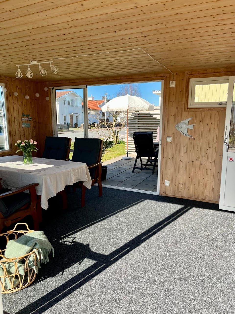 Patio, Dining area