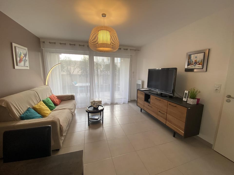 Communal lounge/ TV room, Living room