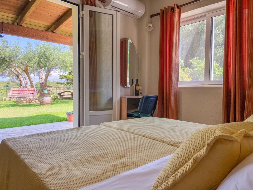 Bedroom, Garden view