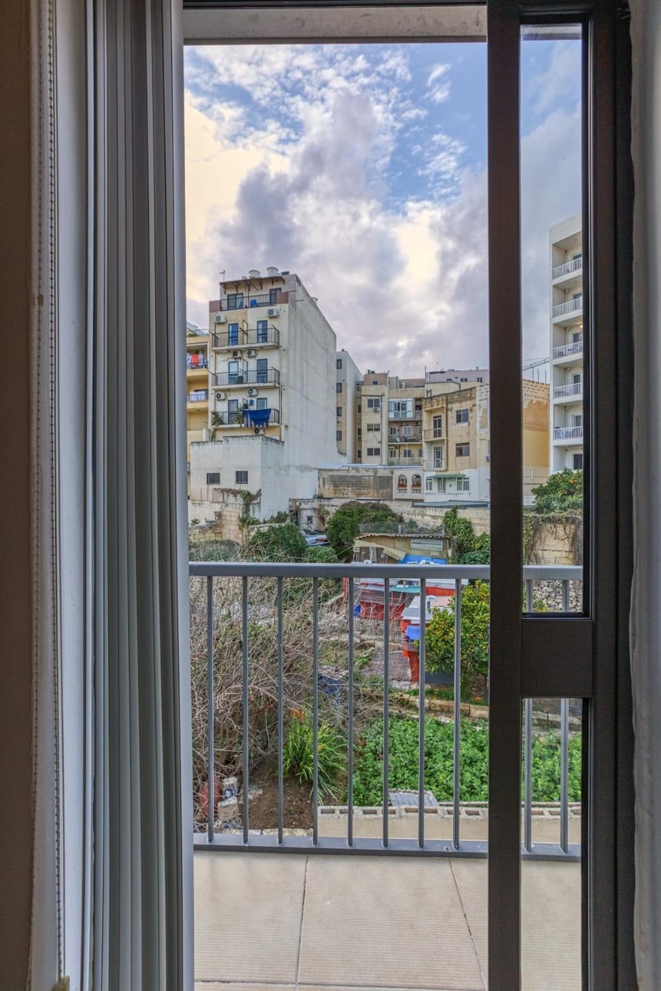 Property building, Day, View (from property/room), Balcony/Terrace, City view, Location, Parking