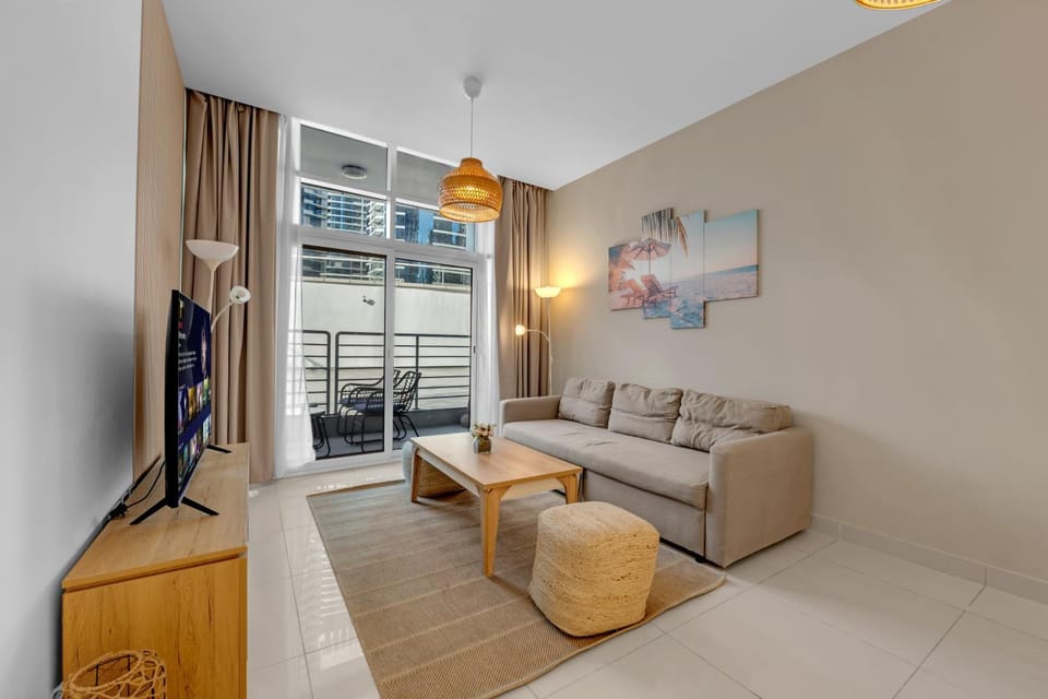 Waves - Charming Apt With Balcony Steps From The Beach Apartment in Dubai