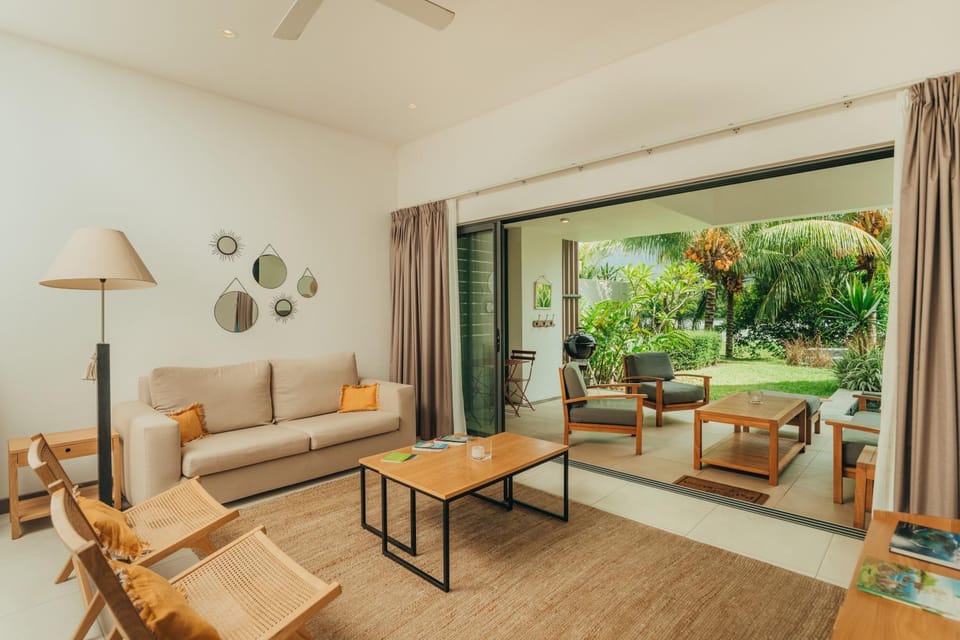Living room, Garden view