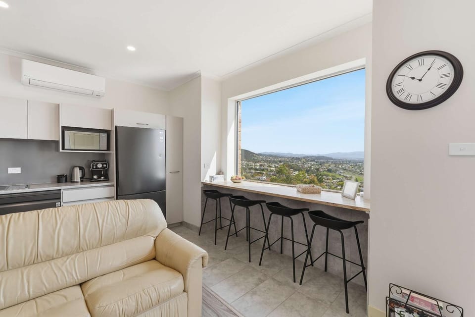 MONA Vista, Tasmania Apartment in Glenorchy