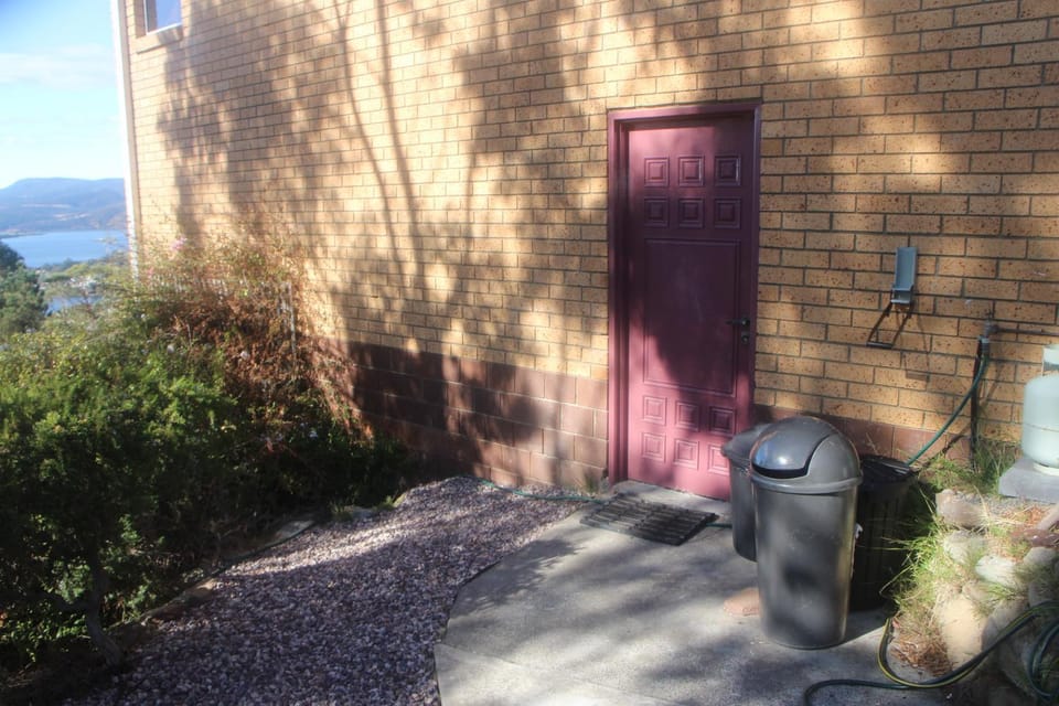 Facade/entrance, Garden