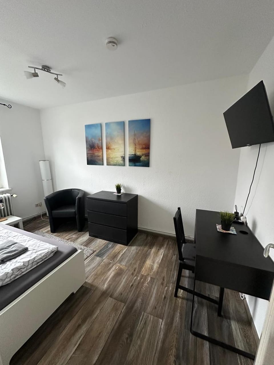 Photo of the whole room