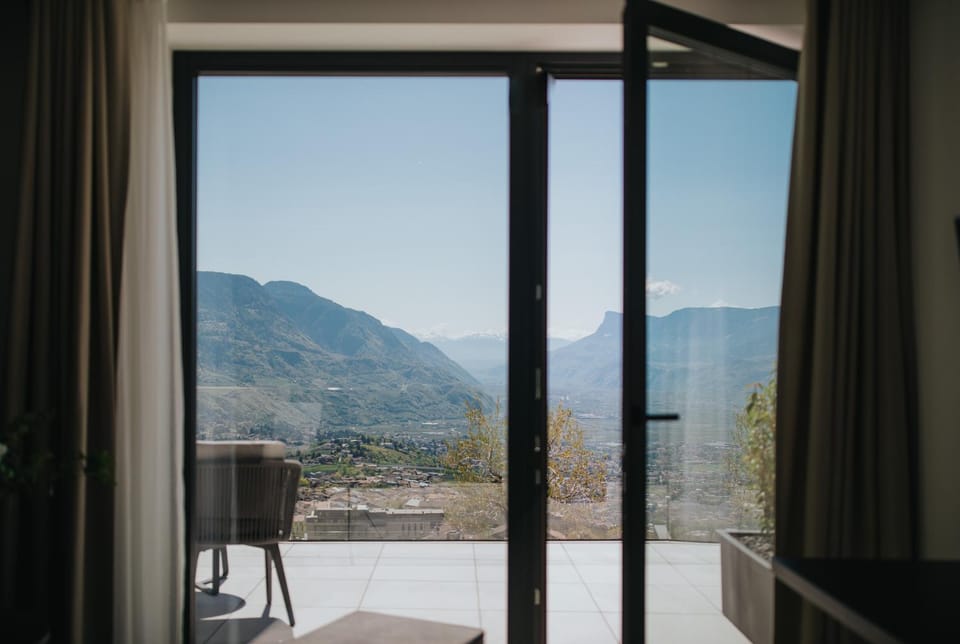 View (from property/room), Balcony/Terrace, Balcony/Terrace, Mountain view