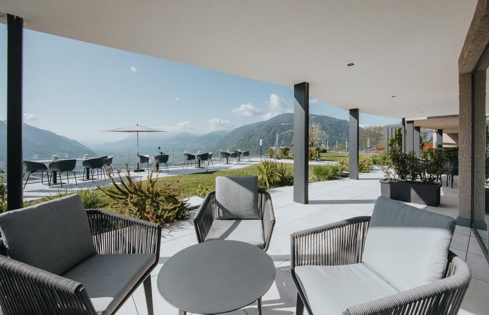 Garden, View (from property/room), Balcony/Terrace, Mountain view