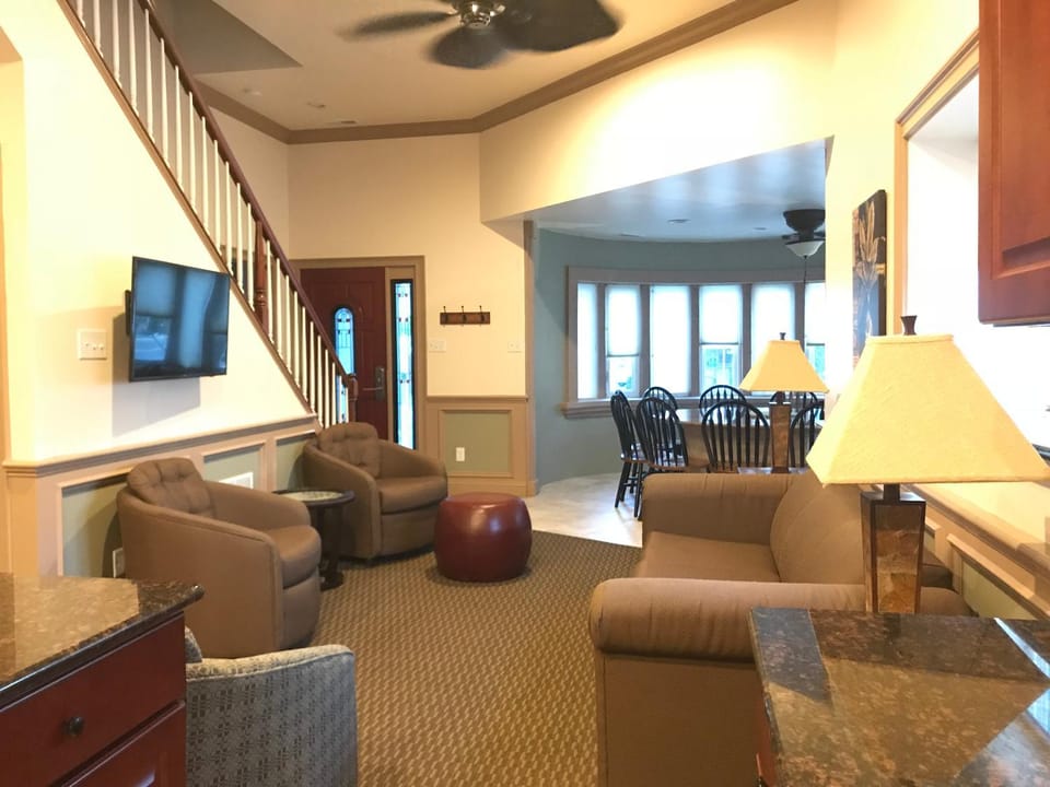 Living room, Seating area
