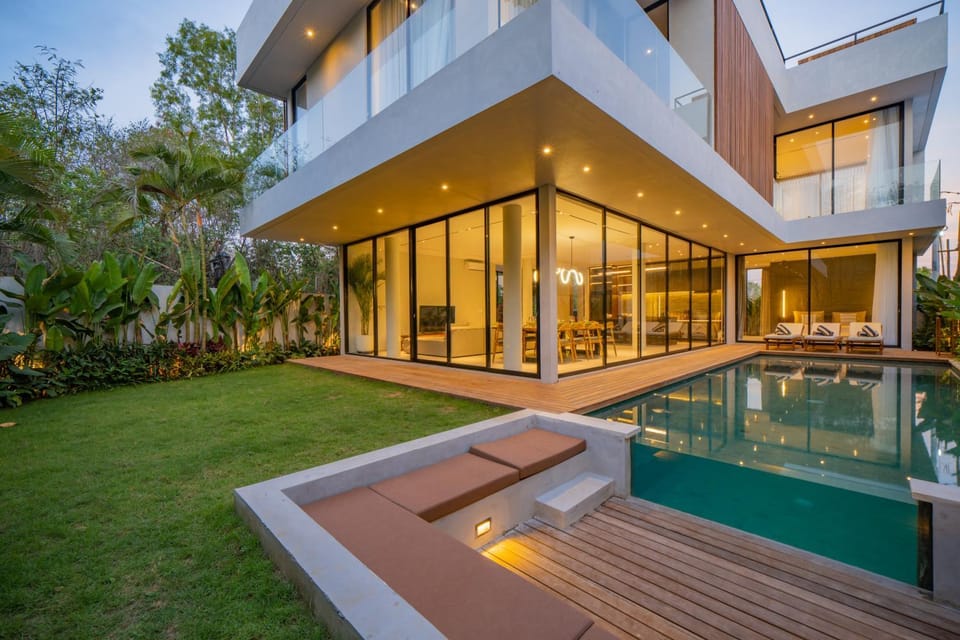 Property building, Garden, Garden view, Pool view, Swimming pool, sunbed