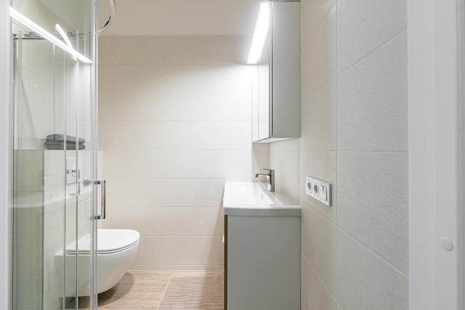 Shower, Toilet, Bathroom