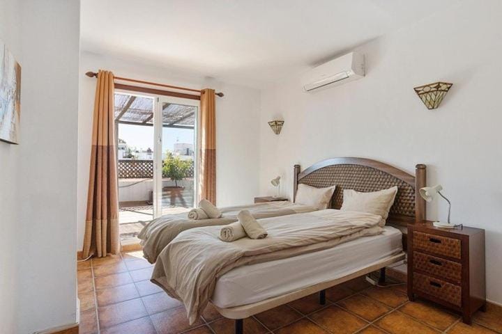 1 bedroom Penthouse with Pool access, Nerja centre Apartment in Nerja