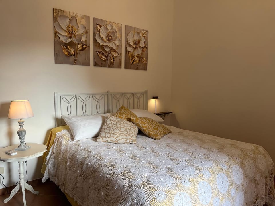 Property building, Bedroom, safe