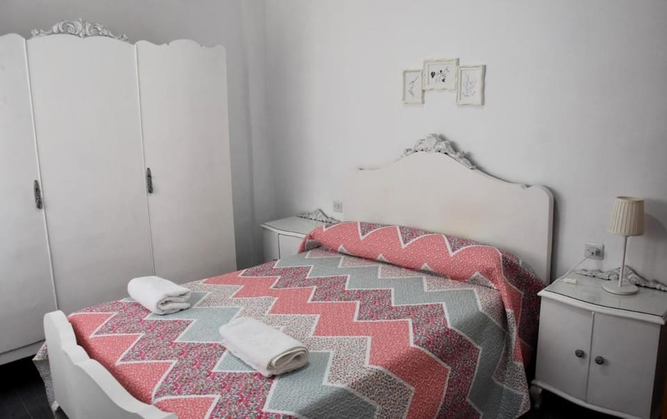 Bed, Photo of the whole room, Bedroom, towels, wardrobe