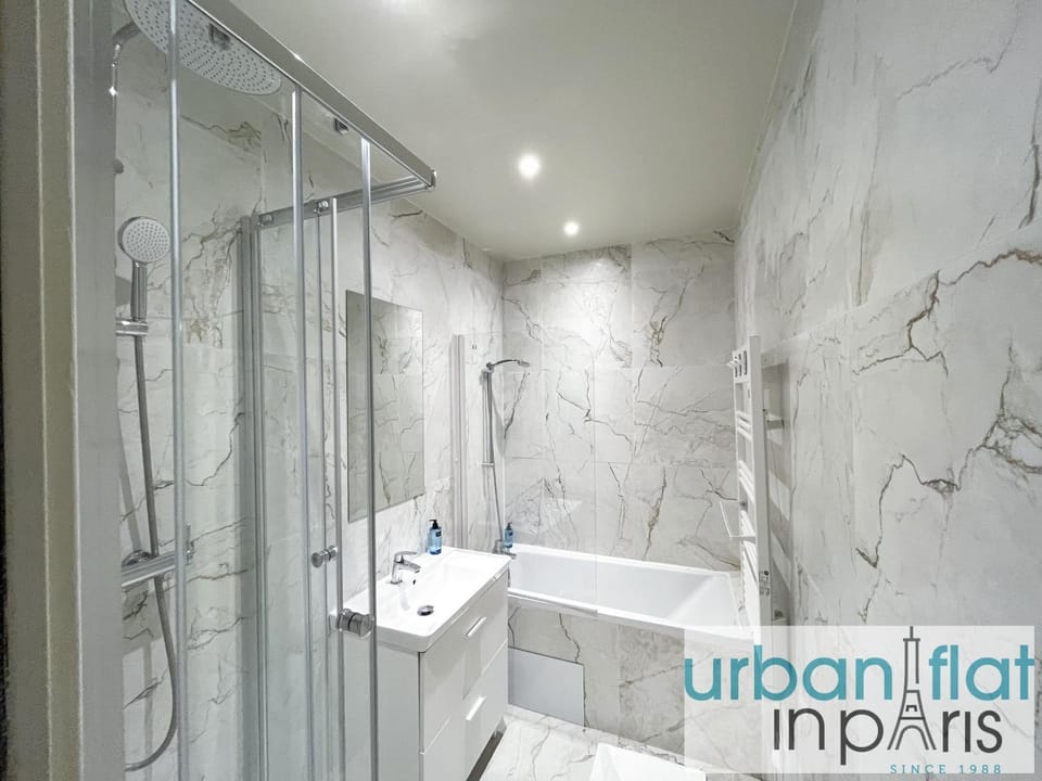 06 - Richer Apartment in Paris