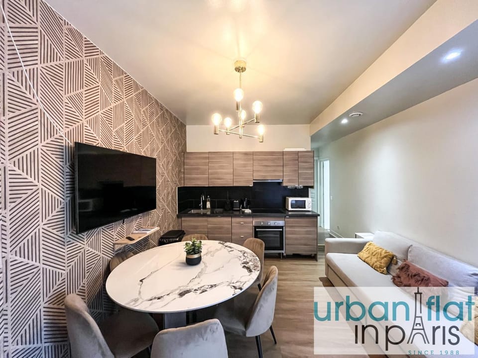 06 - Richer Apartment in Paris