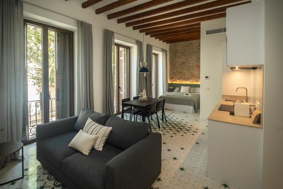 Bed, Kitchen or kitchenette, Living room, Photo of the whole room, Seating area, Dining area, Bedroom, Breakfast, air conditioner