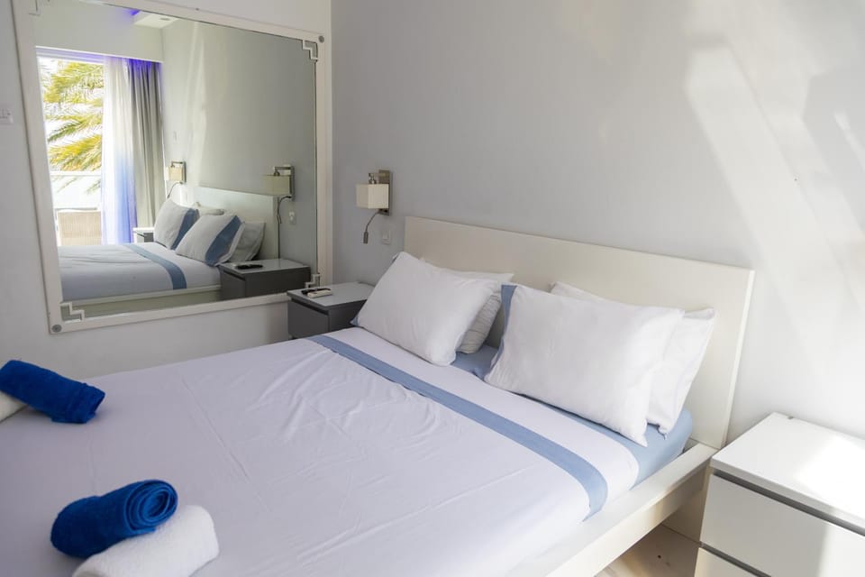 Bed, Balcony/Terrace, Photo of the whole room, towels