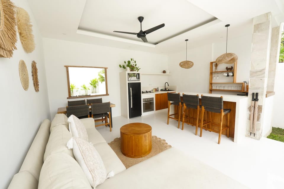 Kitchen or kitchenette, Living room, Dining area