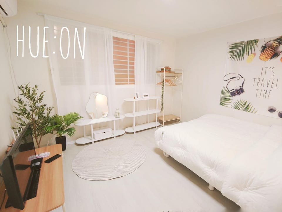 Communal lounge/ TV room, Bed, Photo of the whole room, Bedroom, wardrobe, air conditioner