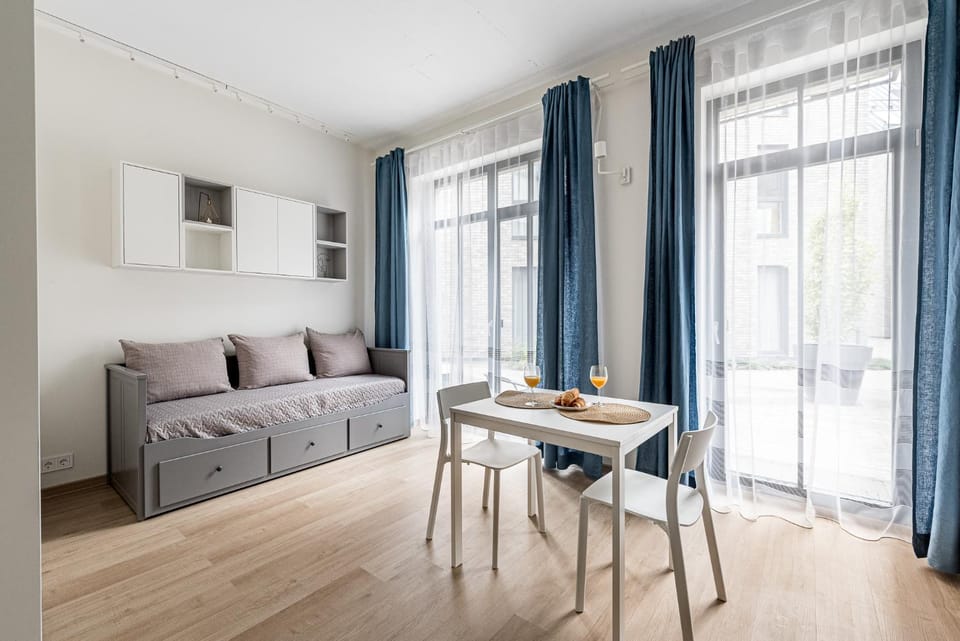 Bed, Photo of the whole room, Dining area