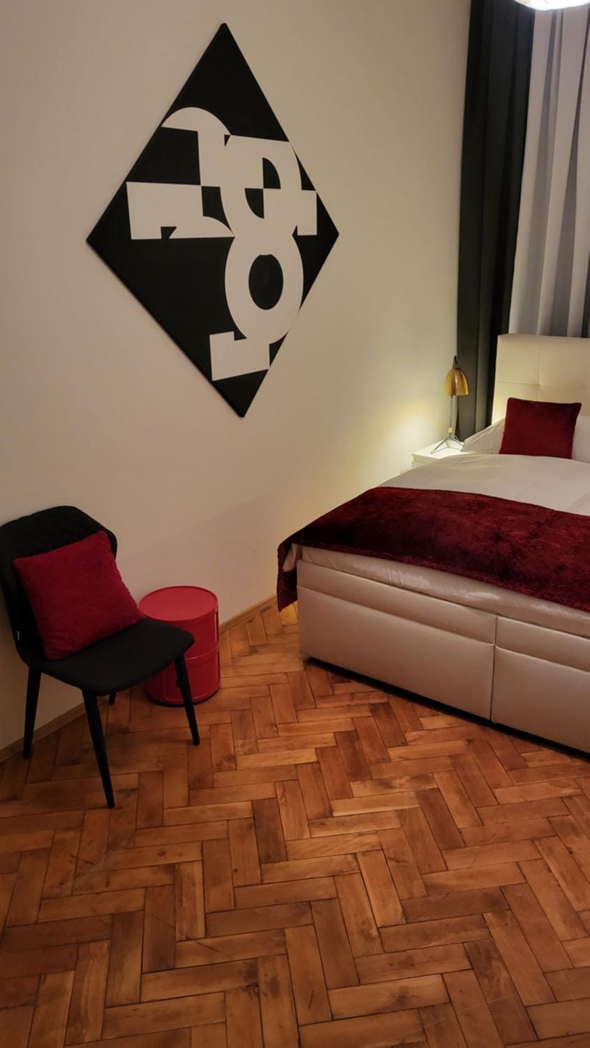 Premium Apt - Free Massages from Physiotherapists Apartment in Prague