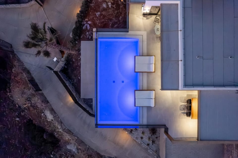 Night, Pool view, Pool view, Swimming pool, Swimming pool