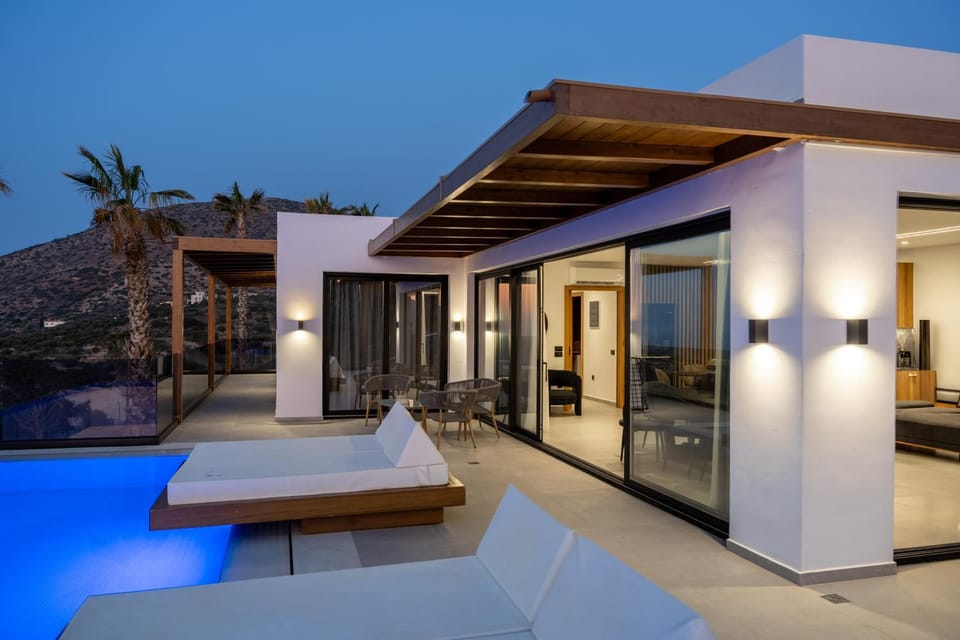 Property building, Pool view, Pool view, Swimming pool, Swimming pool