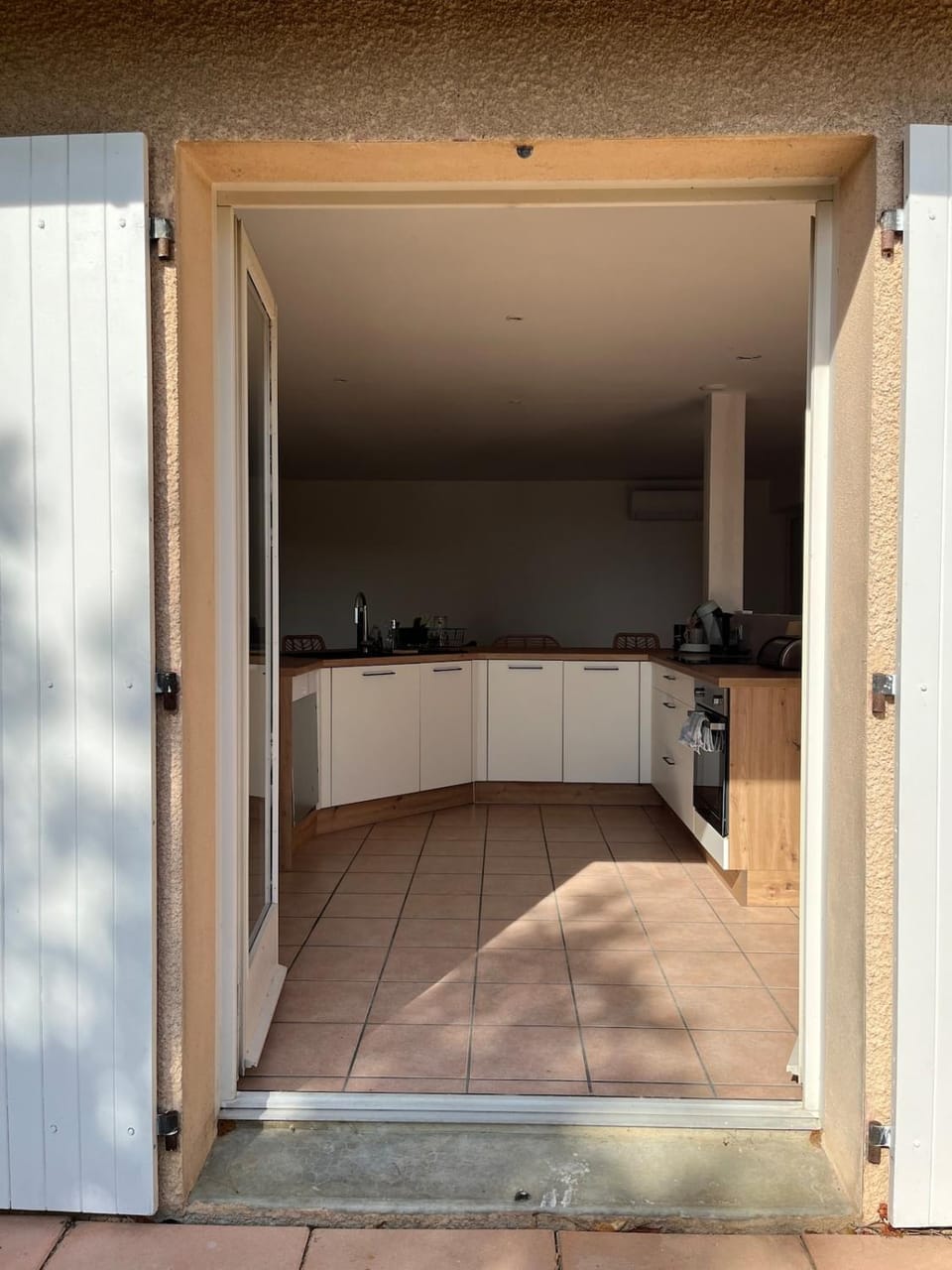 Coffee/tea facilities, Kitchen or kitchenette, dishwasher, oven, toaster