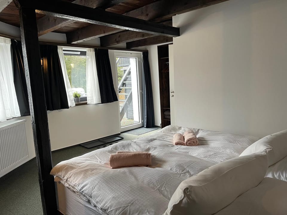 Bed, Bedroom
