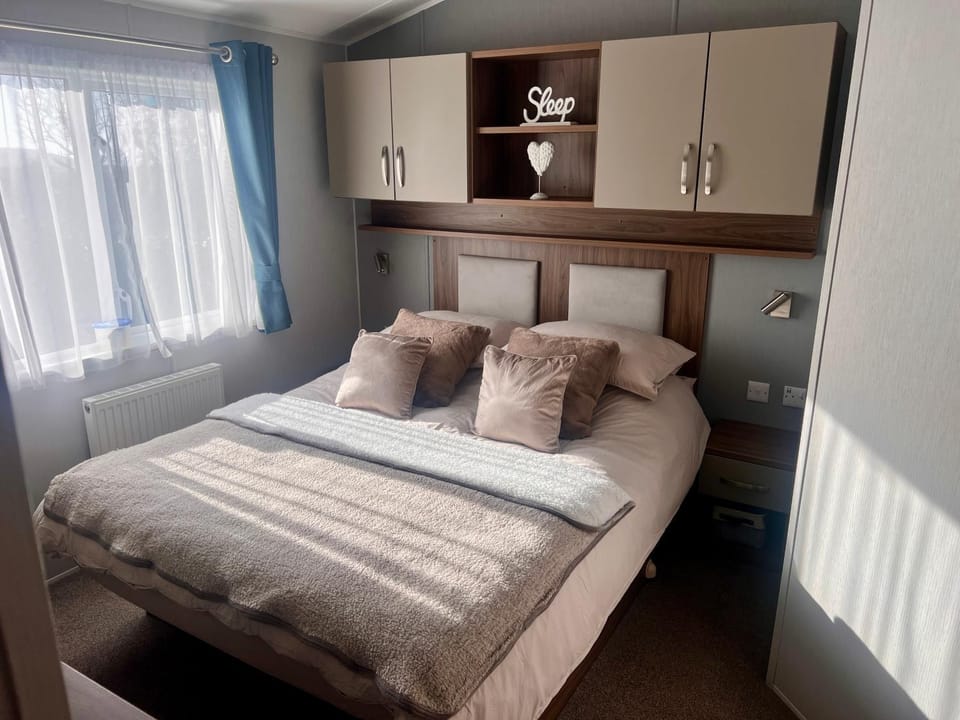 Rose Lodge Campground/ 
RV Resort in Wales