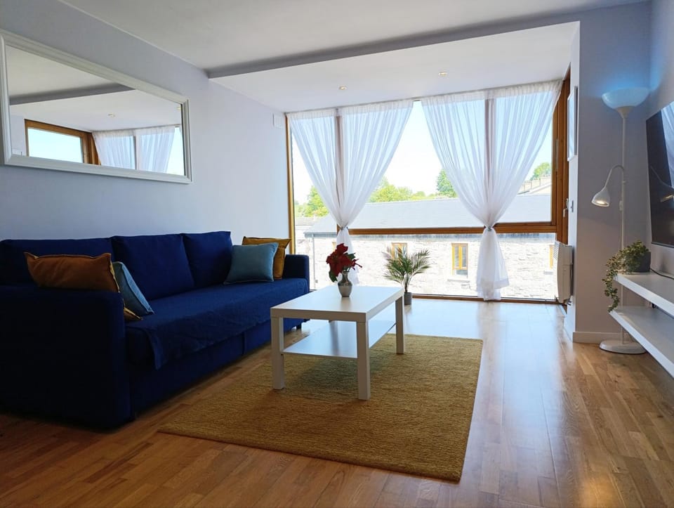 TV and multimedia, Living room, Photo of the whole room, Seating area