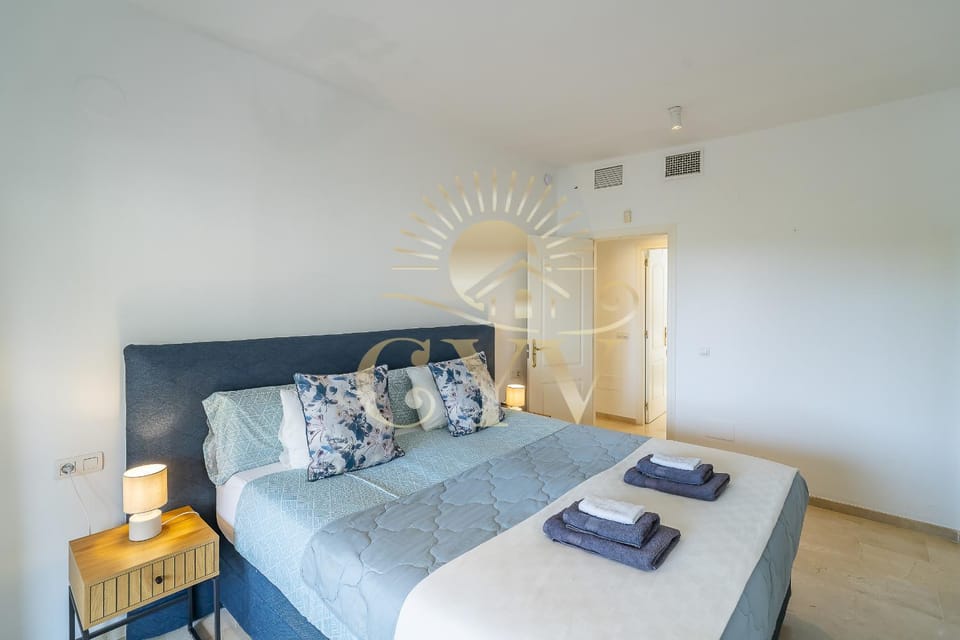 Bed, Bedroom, Guests, Family