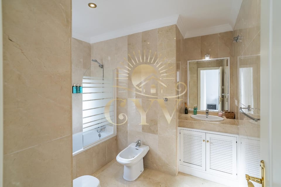Shower, Toilet, Bathroom, Bath