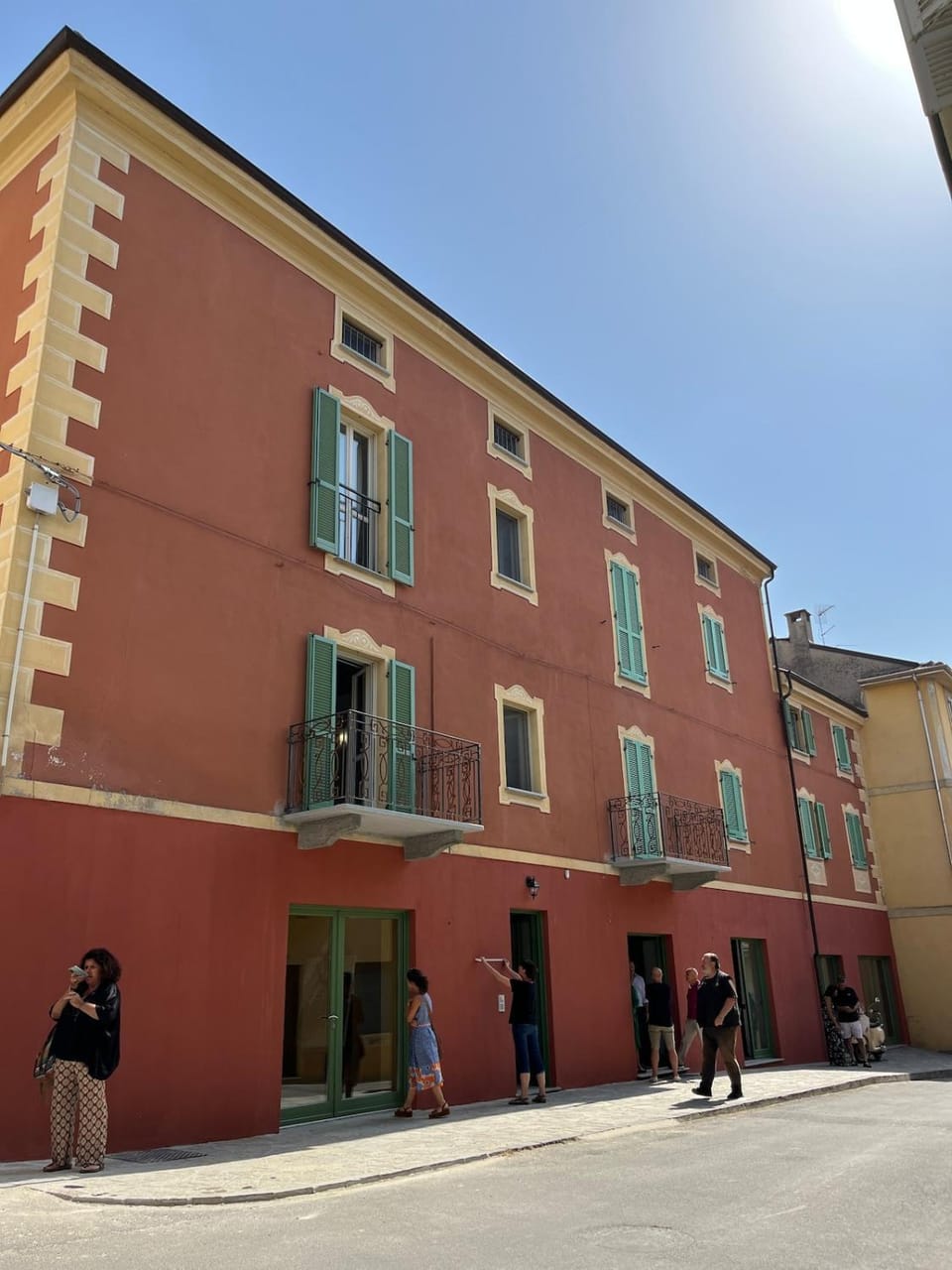 Property building, Facade/entrance, View (from property/room), Street view, group of guests, Quiet street view