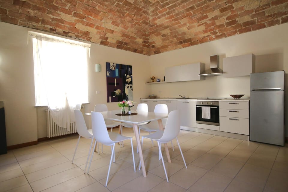 Kitchen or kitchenette, Living room, Seating area, Dining area, group of guests, oven, pet friendly, stove