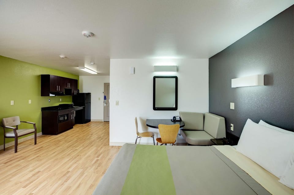 Kitchen or kitchenette, Photo of the whole room, Seating area, On site