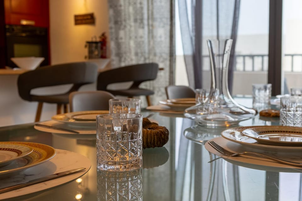 Seating area, Dining area