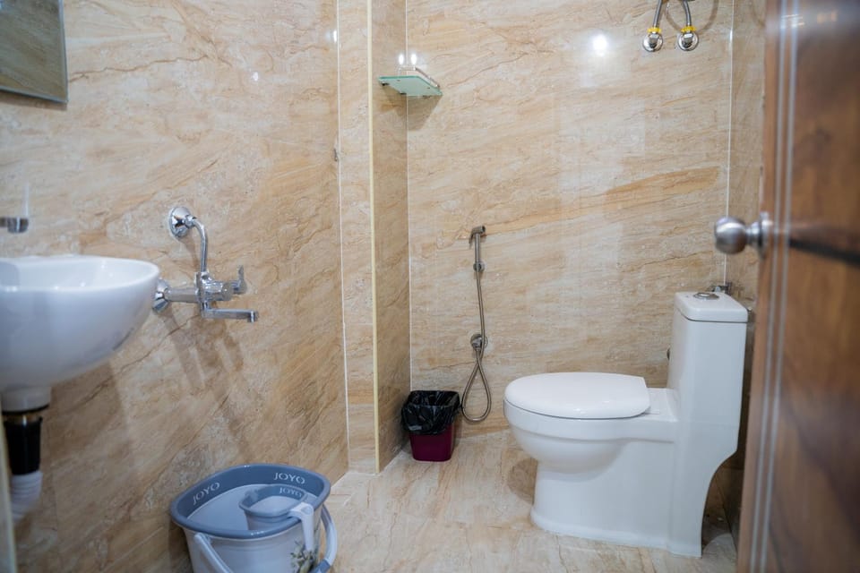 Huma Grand - Cozy lake view stay in the city Apartment in Hyderabad