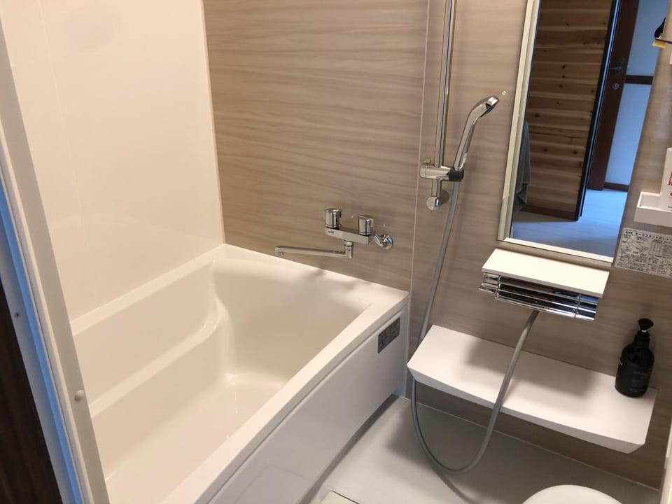 ゲストハウスシマジン Bed and Breakfast in Japan
