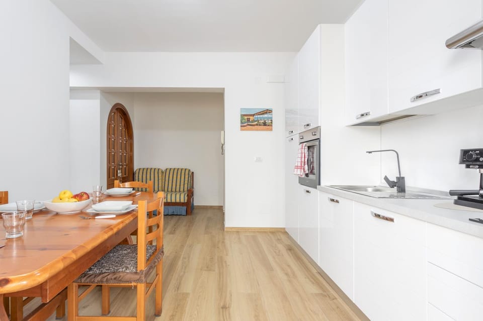 Property building, Kitchen or kitchenette, Living room