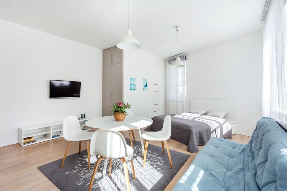 Bed, TV and multimedia, Living room, Photo of the whole room, Bedroom
