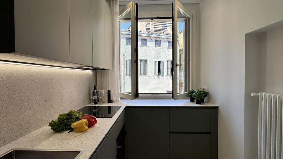 Kitchen or kitchenette