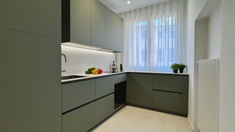 Kitchen or kitchenette