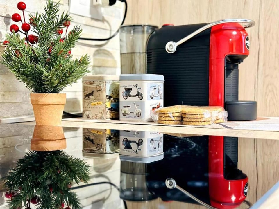 Coffee/tea facilities, Kitchen or kitchenette