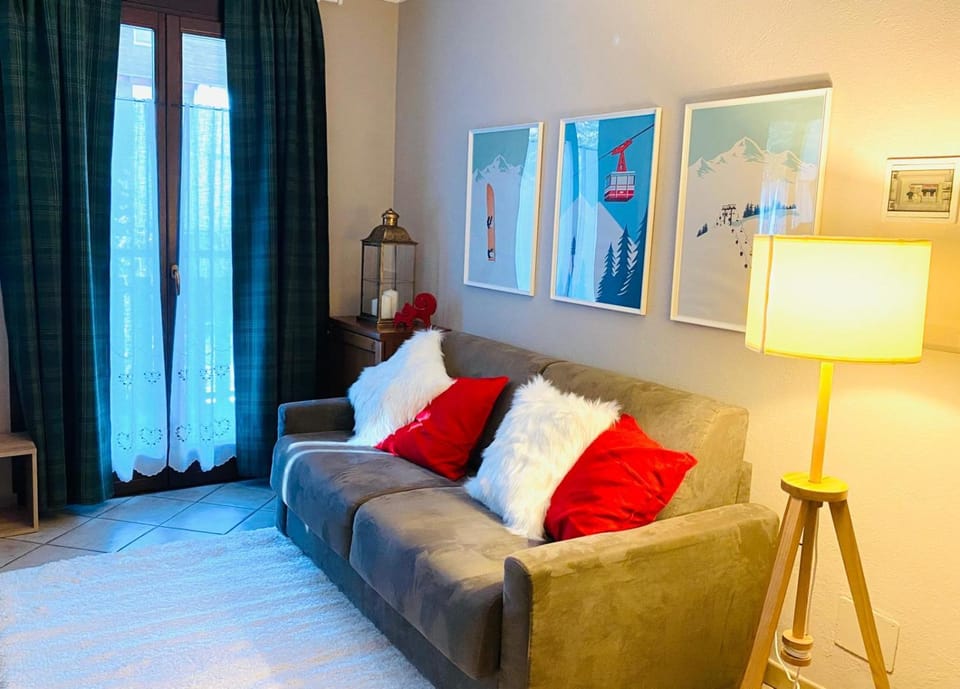 Bed, Living room, Seating area