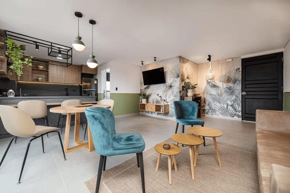 Poblado Apt with King bed and Free parking 216 Apartment in Envigado