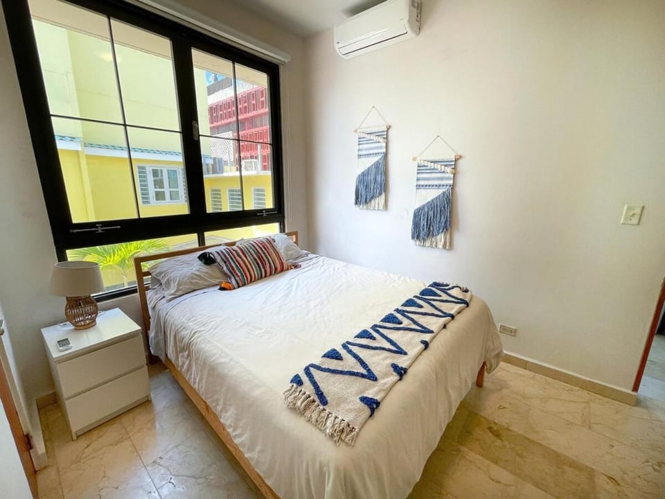 Casa Blanca 2nd floor Apt near the Beach Apartment in San Juan